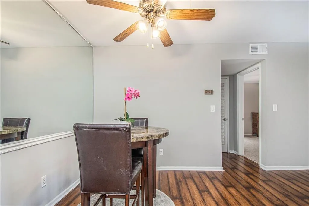 6851 Roswell Road Unit B7, Sandy Springs, Georgia 30328, 1 Bedroom Bedrooms, ,1 BathroomBathrooms,Residential,Sold,6851 Roswell Road Unit B7,7020371
