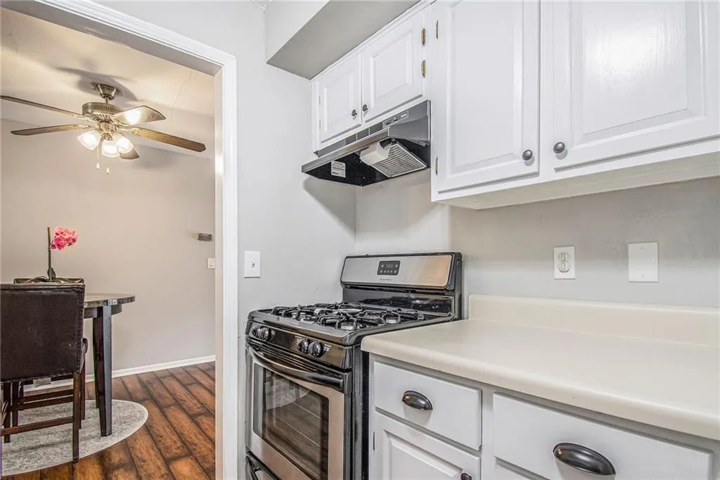6851 Roswell Road Unit B7, Sandy Springs, Georgia 30328, 1 Bedroom Bedrooms, ,1 BathroomBathrooms,Residential,Sold,6851 Roswell Road Unit B7,7020371