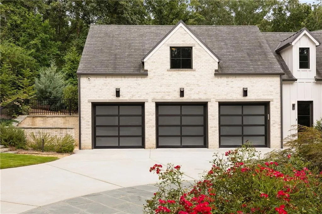 700 N Island Drive Nw, Atlanta, Georgia 30327, 6 Bedrooms Bedrooms, ,6 BathroomsBathrooms,Residential,For Sale,700 N Island Drive Nw,7629271