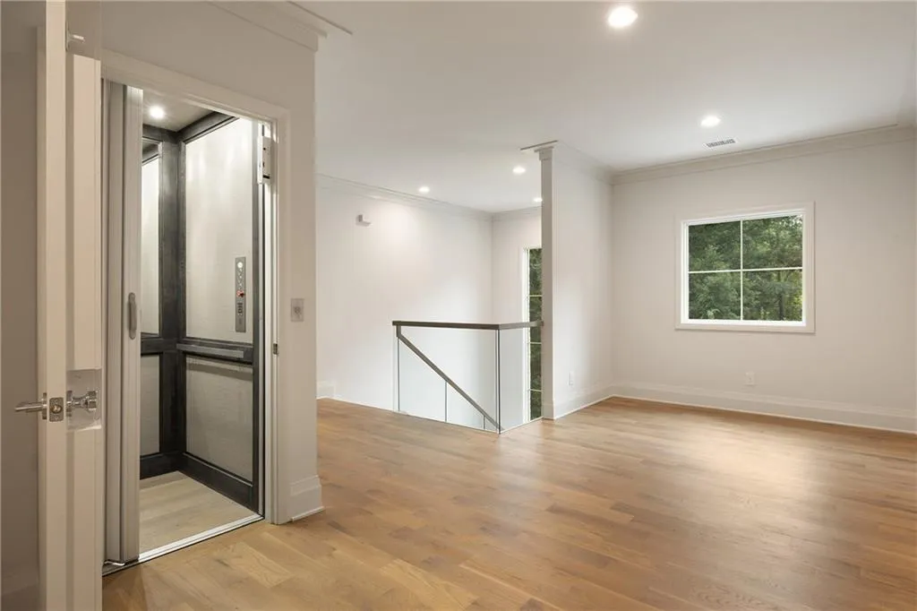 700 N Island Drive Nw, Atlanta, Georgia 30327, 6 Bedrooms Bedrooms, ,6 BathroomsBathrooms,Residential,For Sale,700 N Island Drive Nw,7629271