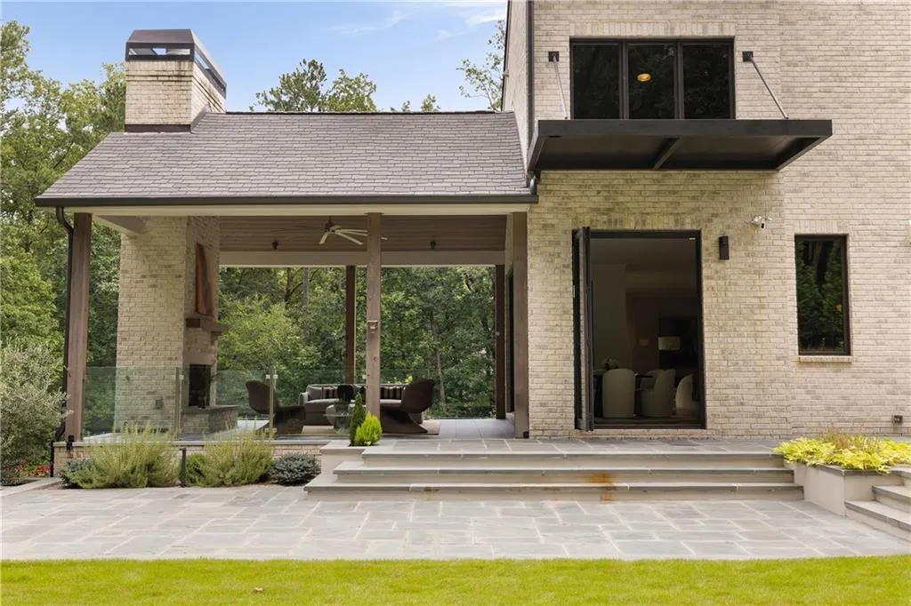 700 N Island Drive Nw, Atlanta, Georgia 30327, 6 Bedrooms Bedrooms, ,6 BathroomsBathrooms,Residential,For Sale,700 N Island Drive Nw,7629271