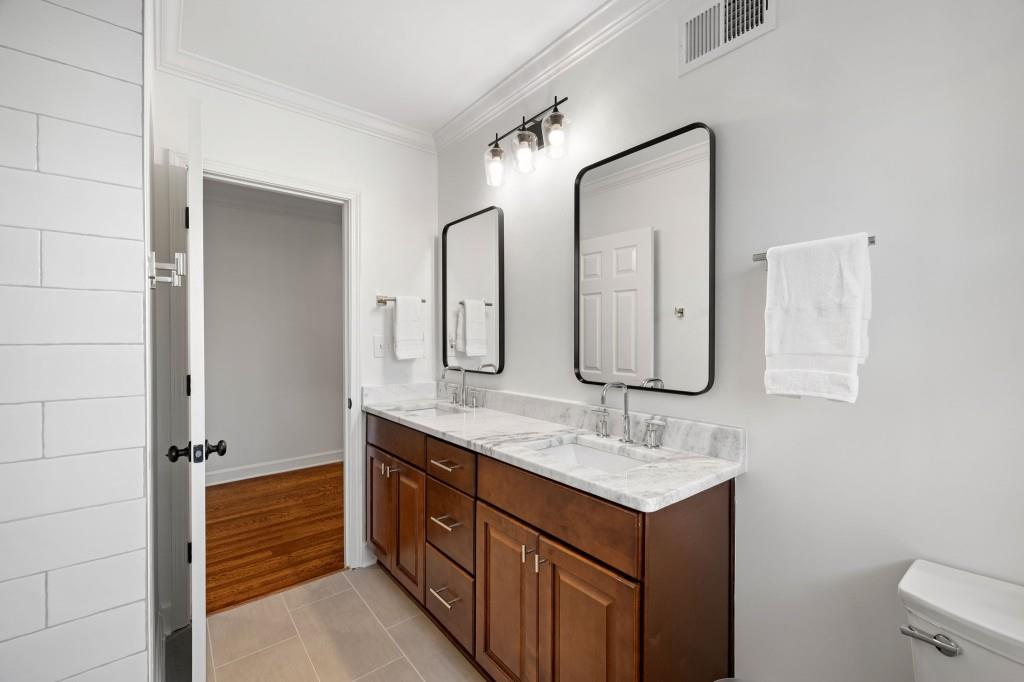 8965 Huntcliff Trace, Sandy Springs, Georgia 30350, 5 Bedrooms Bedrooms, ,4 BathroomsBathrooms,Residential,Sold,8965 Huntcliff Trace,7311770