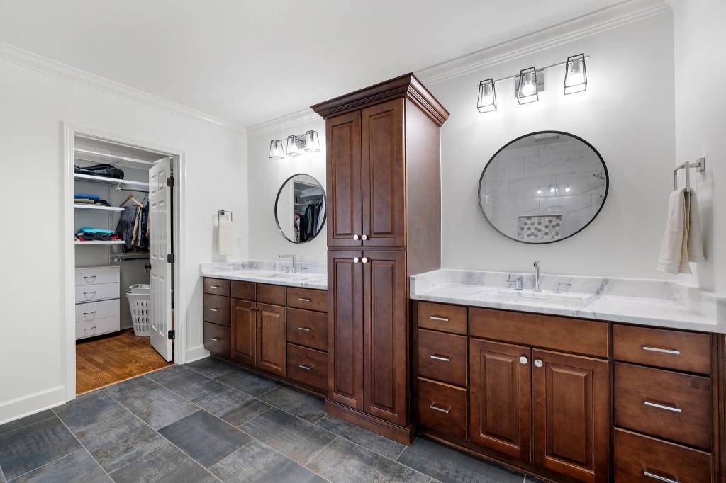 8965 Huntcliff Trace, Sandy Springs, Georgia 30350, 5 Bedrooms Bedrooms, ,4 BathroomsBathrooms,Residential,Sold,8965 Huntcliff Trace,7311770