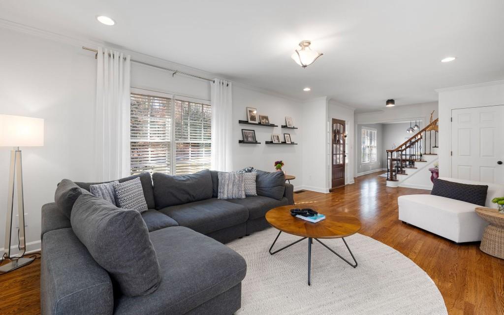 8965 Huntcliff Trace, Sandy Springs, Georgia 30350, 5 Bedrooms Bedrooms, ,4 BathroomsBathrooms,Residential,Sold,8965 Huntcliff Trace,7311770