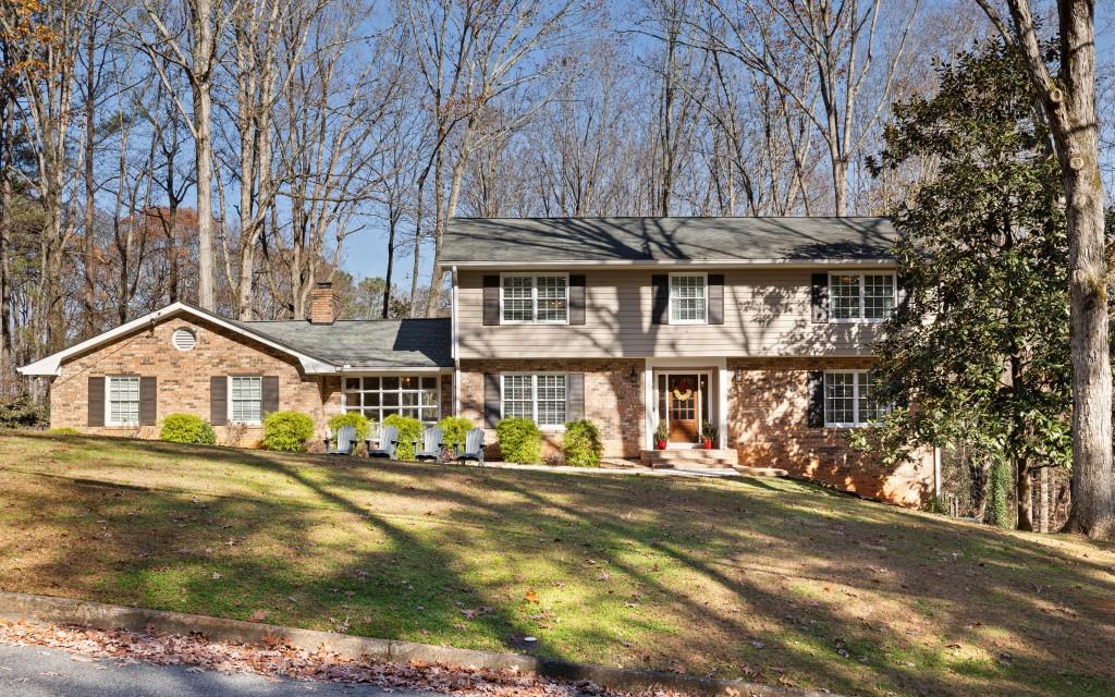 8965 Huntcliff Trace, Sandy Springs, Georgia 30350, 5 Bedrooms Bedrooms, ,4 BathroomsBathrooms,Residential,Sold,8965 Huntcliff Trace,7311770