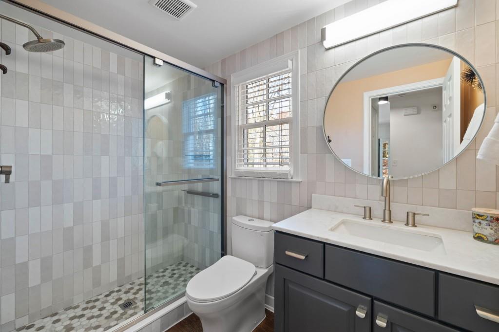 8965 Huntcliff Trace, Sandy Springs, Georgia 30350, 5 Bedrooms Bedrooms, ,4 BathroomsBathrooms,Residential,Sold,8965 Huntcliff Trace,7311770