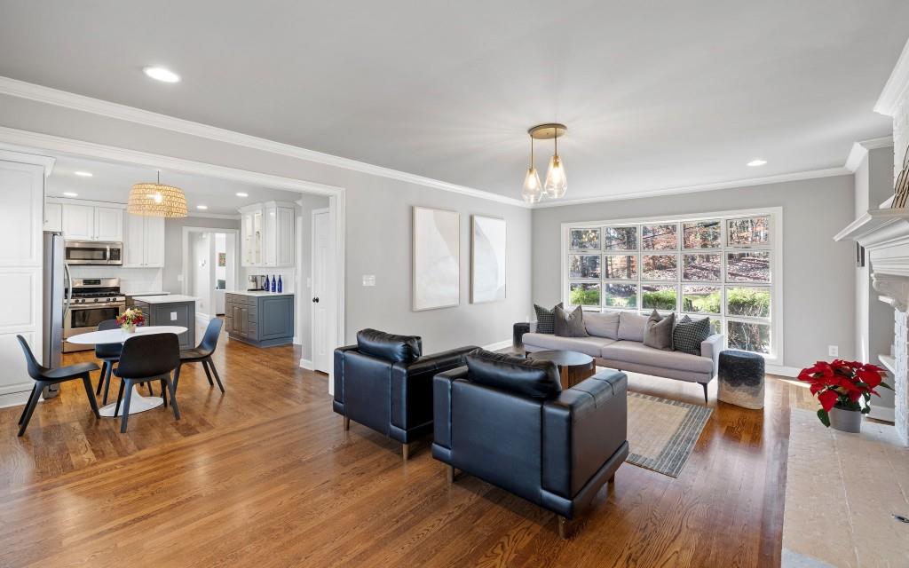 8965 Huntcliff Trace, Sandy Springs, Georgia 30350, 5 Bedrooms Bedrooms, ,4 BathroomsBathrooms,Residential,Sold,8965 Huntcliff Trace,7311770