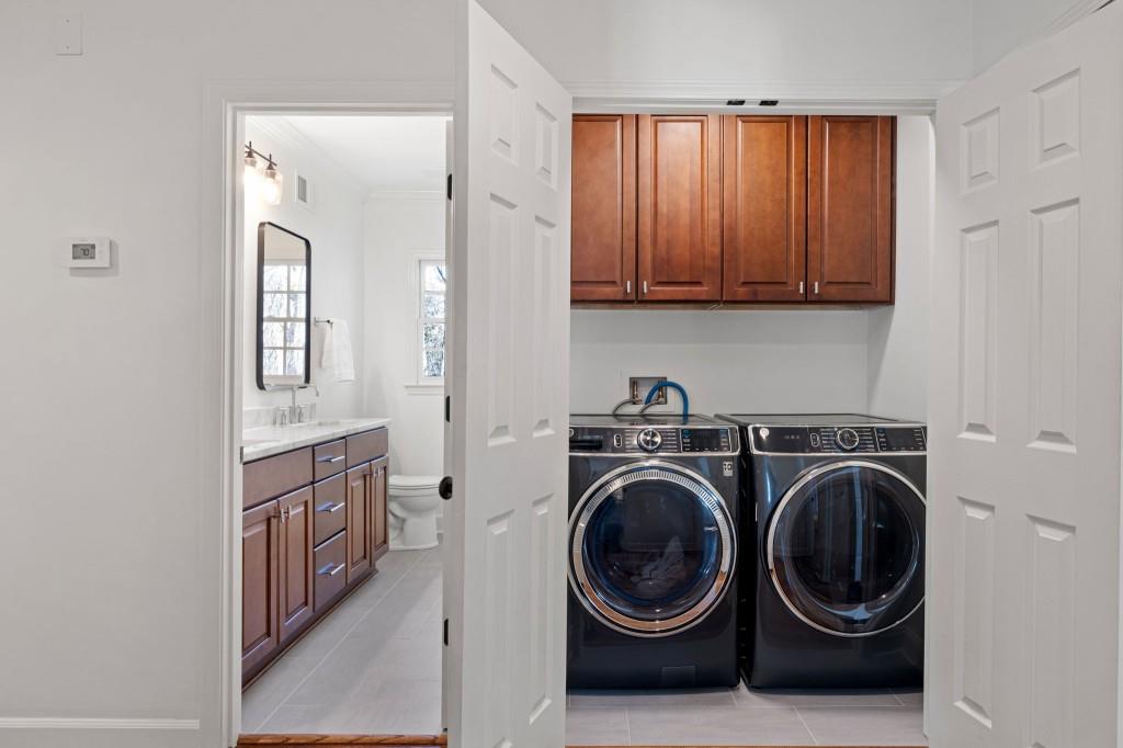 8965 Huntcliff Trace, Sandy Springs, Georgia 30350, 5 Bedrooms Bedrooms, ,4 BathroomsBathrooms,Residential,Sold,8965 Huntcliff Trace,7311770