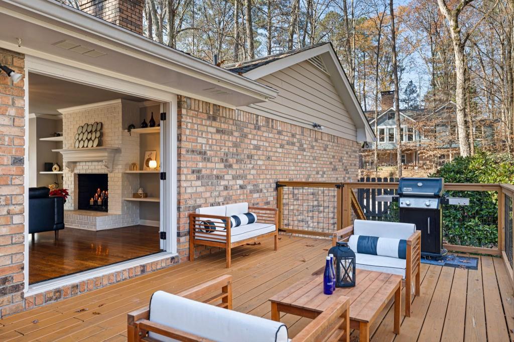 8965 Huntcliff Trace, Sandy Springs, Georgia 30350, 5 Bedrooms Bedrooms, ,4 BathroomsBathrooms,Residential,Sold,8965 Huntcliff Trace,7311770