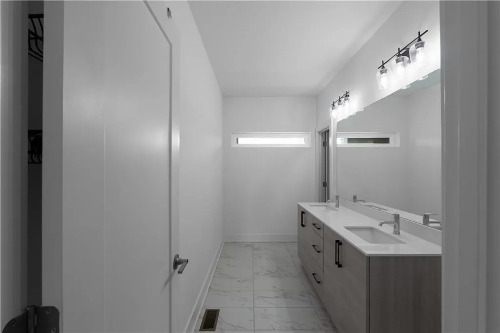 1261 Chelsea Circle, Atlanta, Georgia 30318, 2 Bedrooms Bedrooms, ,2 BathroomsBathrooms,Residential,For Sale,1261 Chelsea Circle,7615749