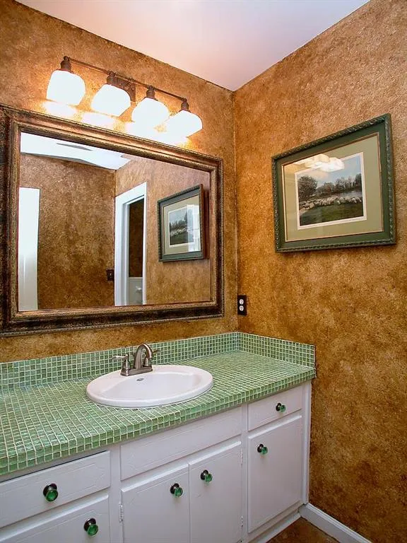 1580 Huntingdon Trail, Sandy Springs, Georgia 30350, 5 Bedrooms Bedrooms, ,3 BathroomsBathrooms,Residential,Sold,1580 Huntingdon Trail,5571164