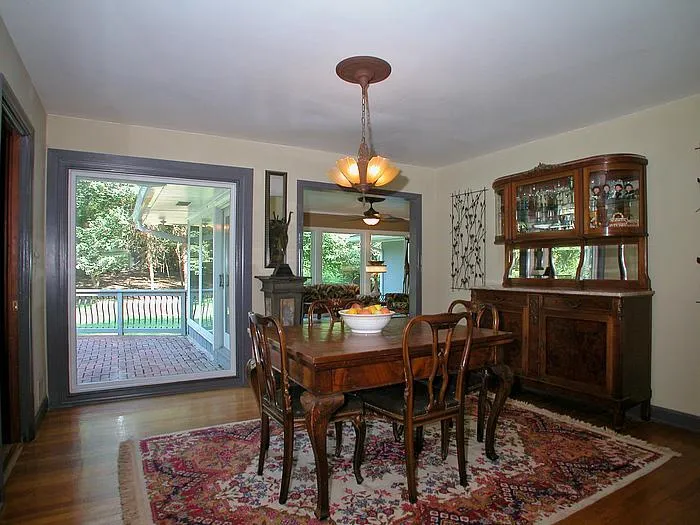 1580 Huntingdon Trail, Sandy Springs, Georgia 30350, 5 Bedrooms Bedrooms, ,3 BathroomsBathrooms,Residential,Sold,1580 Huntingdon Trail,5571164