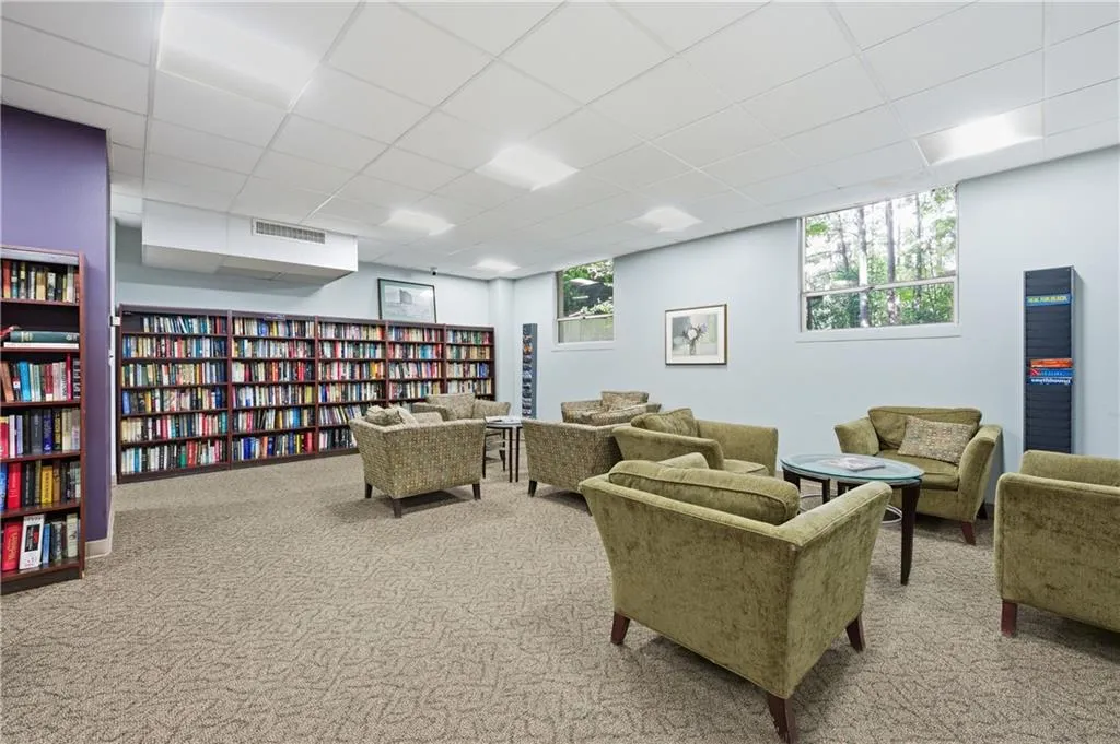 3060 Pharr Court North Nw Unit 223, Atlanta, Georgia 30305, 2 Bedrooms Bedrooms, 0 ,1 BathroomBathrooms,Residential,For Sale,3060 Pharr Court North Nw Unit 223,7730531