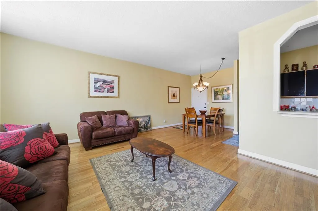 3060 Pharr Court North Nw Unit 223, Atlanta, Georgia 30305, 2 Bedrooms Bedrooms, 0 ,1 BathroomBathrooms,Residential,For Sale,3060 Pharr Court North Nw Unit 223,7730531