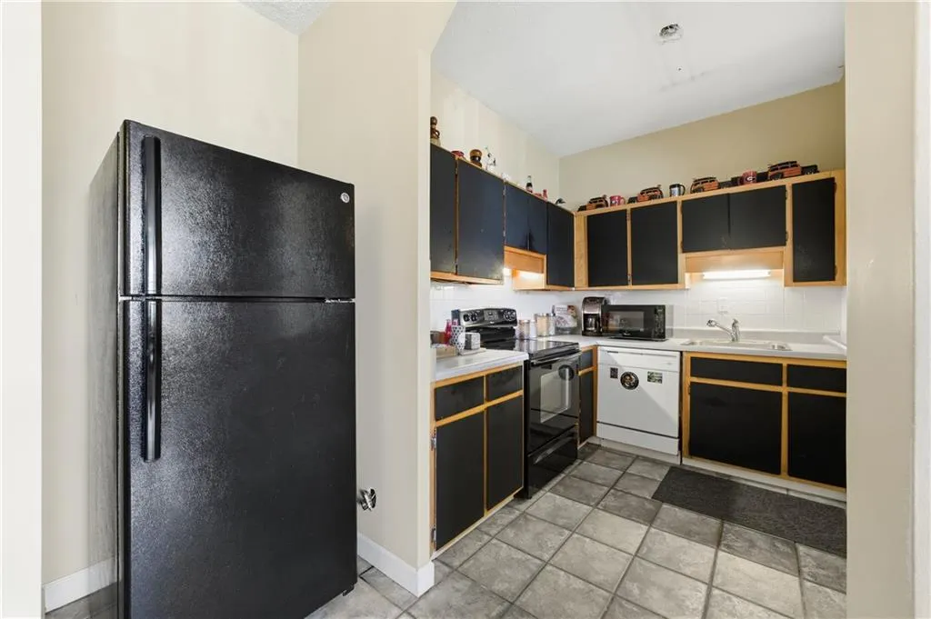 3060 Pharr Court North Nw Unit 223, Atlanta, Georgia 30305, 2 Bedrooms Bedrooms, 0 ,1 BathroomBathrooms,Residential,For Sale,3060 Pharr Court North Nw Unit 223,7730531