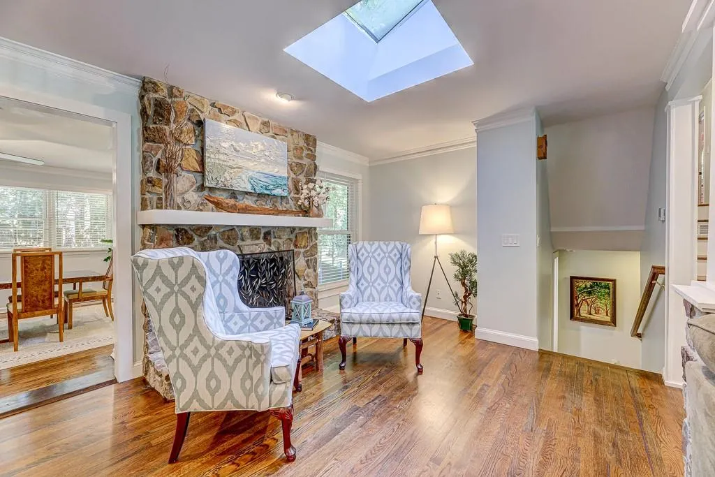 160 Devonwood Drive, Sandy Springs, Georgia 30328, 4 Bedrooms Bedrooms, ,3 BathroomsBathrooms,Residential,Sold,160 Devonwood Drive,6796299
