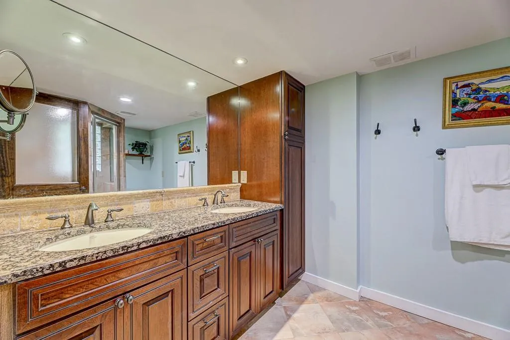 160 Devonwood Drive, Sandy Springs, Georgia 30328, 4 Bedrooms Bedrooms, ,3 BathroomsBathrooms,Residential,Sold,160 Devonwood Drive,6796299