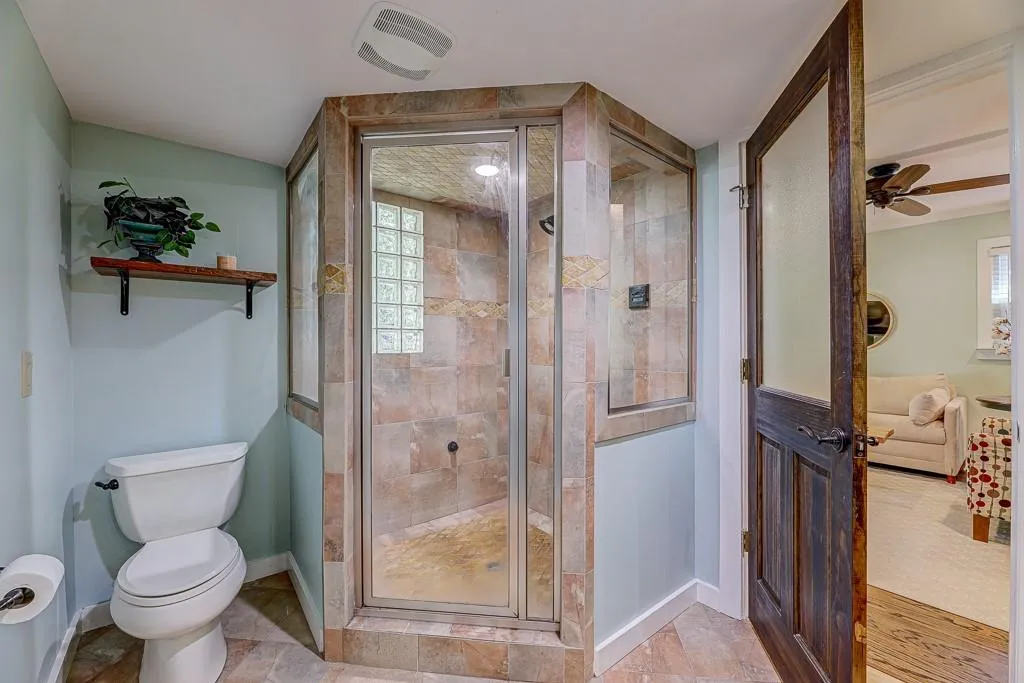 160 Devonwood Drive, Sandy Springs, Georgia 30328, 4 Bedrooms Bedrooms, ,3 BathroomsBathrooms,Residential,Sold,160 Devonwood Drive,6796299