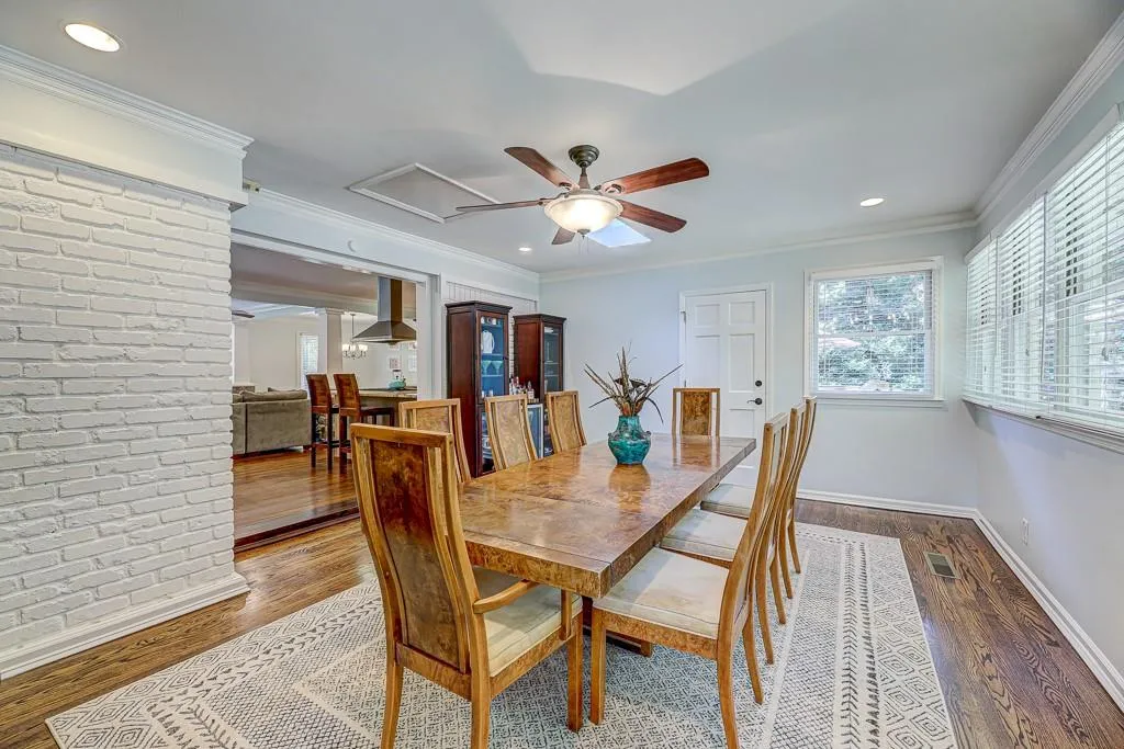 160 Devonwood Drive, Sandy Springs, Georgia 30328, 4 Bedrooms Bedrooms, ,3 BathroomsBathrooms,Residential,Sold,160 Devonwood Drive,6796299