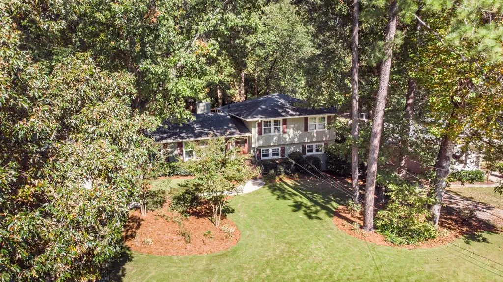 160 Devonwood Drive, Sandy Springs, Georgia 30328, 4 Bedrooms Bedrooms, ,3 BathroomsBathrooms,Residential,Sold,160 Devonwood Drive,6796299