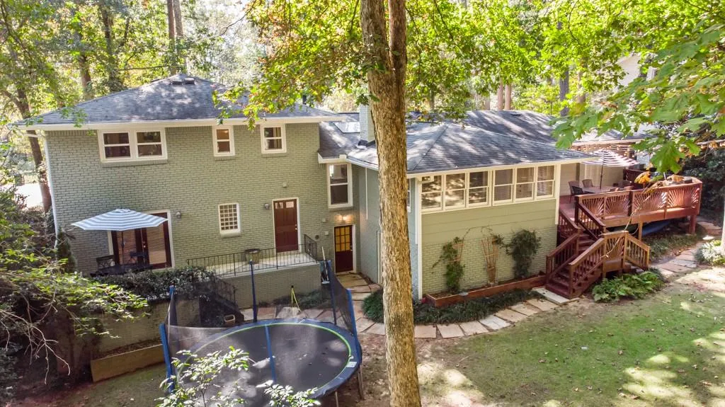 160 Devonwood Drive, Sandy Springs, Georgia 30328, 4 Bedrooms Bedrooms, ,3 BathroomsBathrooms,Residential,Sold,160 Devonwood Drive,6796299