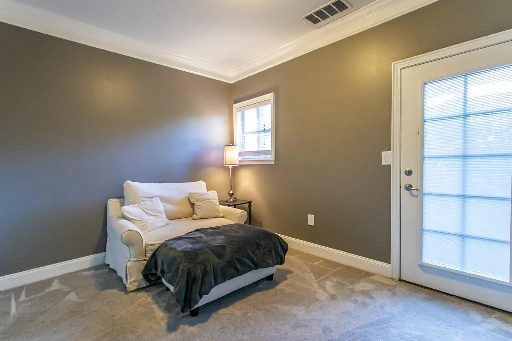 1054 Glenridge Place, Atlanta, Georgia 30342, 2 Bedrooms Bedrooms, ,1 BathroomBathrooms,Residential,Sold,1054 Glenridge Place,6821474