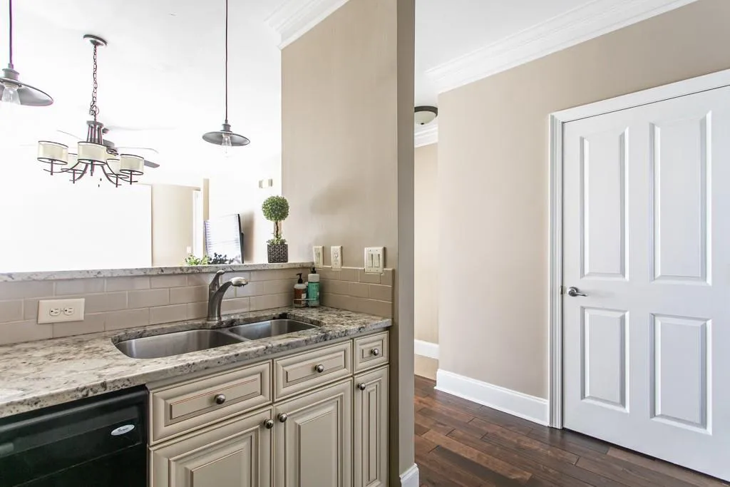 1054 Glenridge Place, Atlanta, Georgia 30342, 2 Bedrooms Bedrooms, ,1 BathroomBathrooms,Residential,Sold,1054 Glenridge Place,6821474