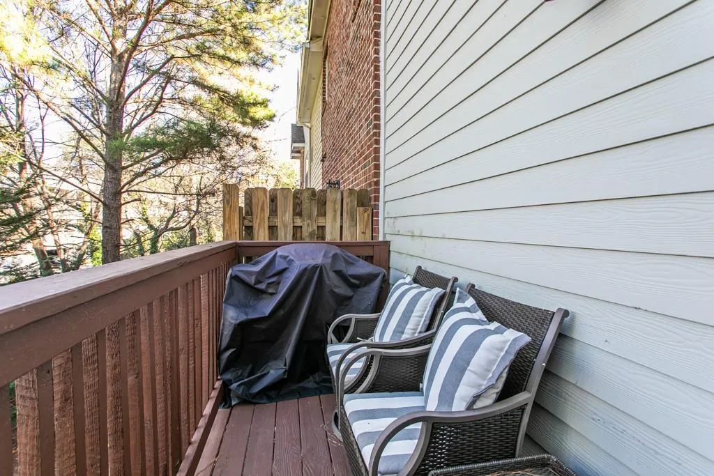 1054 Glenridge Place, Atlanta, Georgia 30342, 2 Bedrooms Bedrooms, ,1 BathroomBathrooms,Residential,Sold,1054 Glenridge Place,6821474