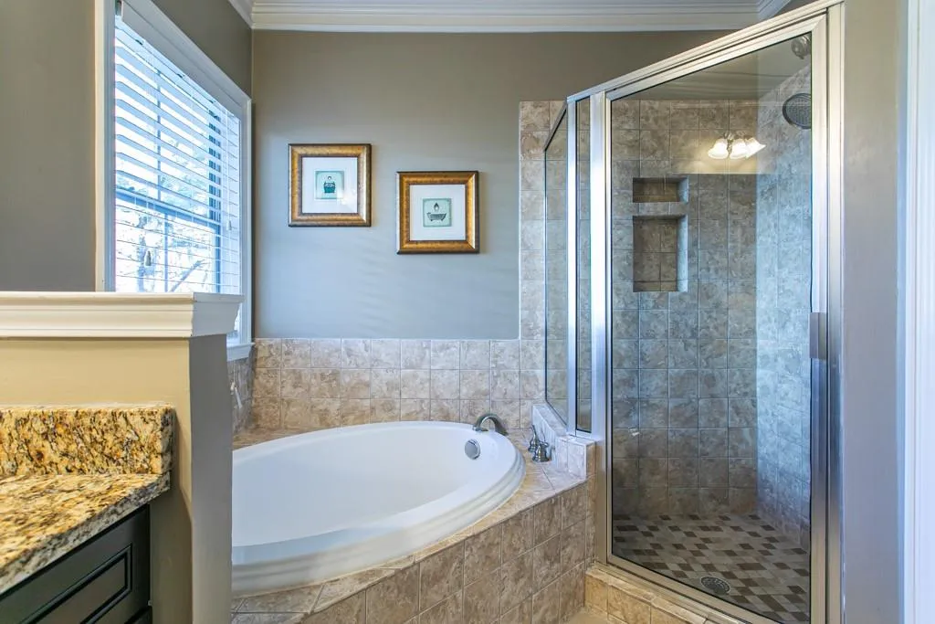 1054 Glenridge Place, Atlanta, Georgia 30342, 2 Bedrooms Bedrooms, ,1 BathroomBathrooms,Residential,Sold,1054 Glenridge Place,6821474