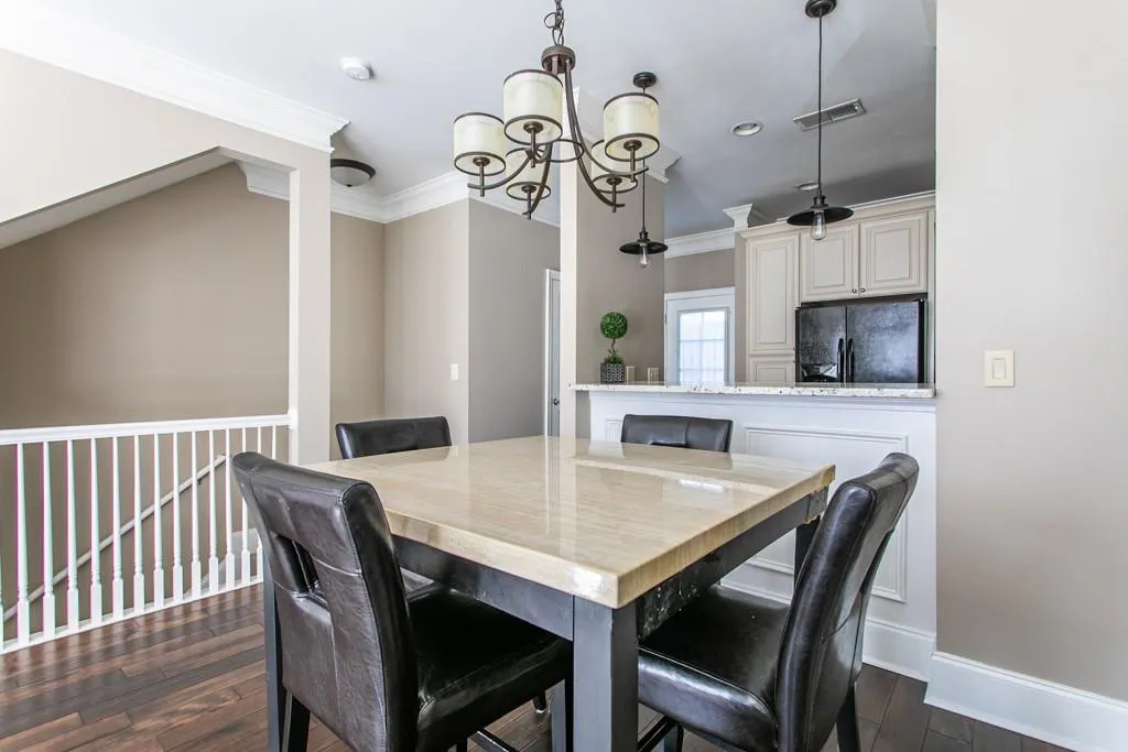 1054 Glenridge Place, Atlanta, Georgia 30342, 2 Bedrooms Bedrooms, ,1 BathroomBathrooms,Residential,Sold,1054 Glenridge Place,6821474