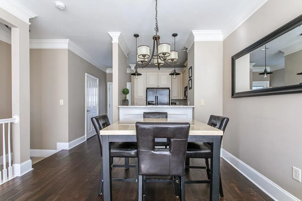 1054 Glenridge Place, Atlanta, Georgia 30342, 2 Bedrooms Bedrooms, ,1 BathroomBathrooms,Residential,Sold,1054 Glenridge Place,6821474