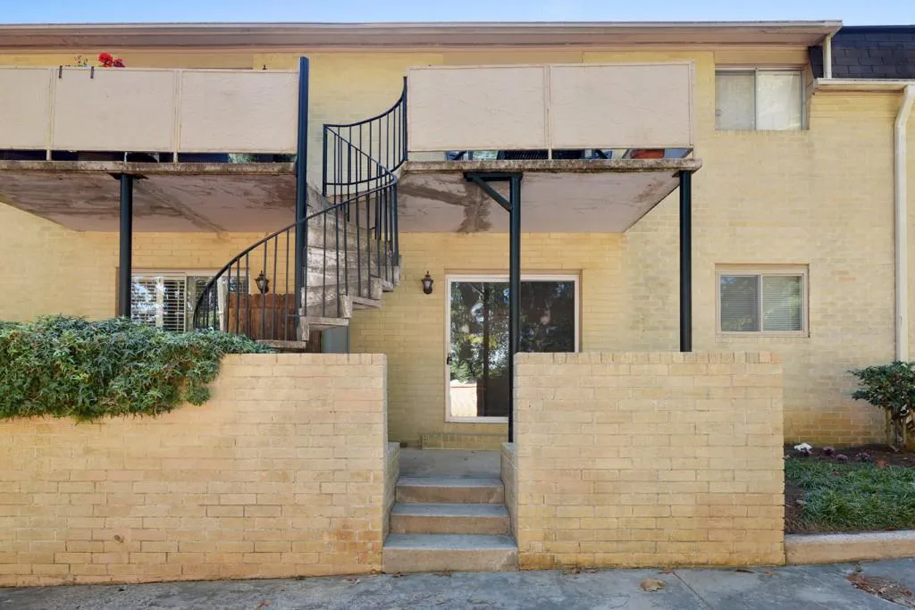 5400 Roswell Road Unit K2, Atlanta, Georgia 30342, 1 Bedroom Bedrooms, ,1 BathroomBathrooms,Residential,Sold,5400 Roswell Road Unit K2,5764340