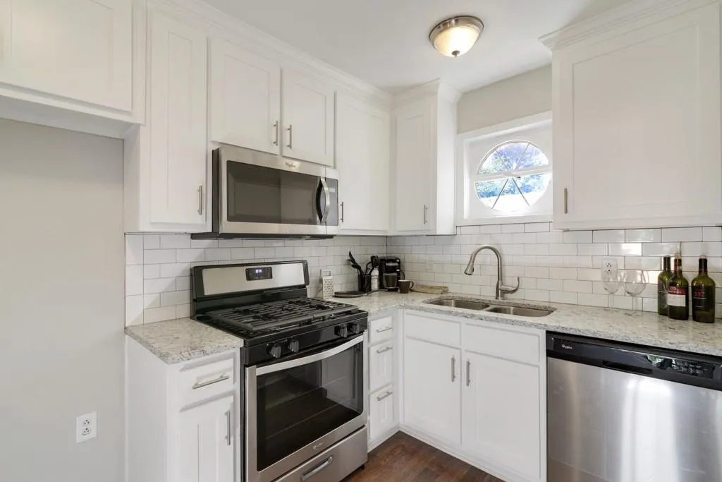 5400 Roswell Road Unit K2, Atlanta, Georgia 30342, 1 Bedroom Bedrooms, ,1 BathroomBathrooms,Residential,Sold,5400 Roswell Road Unit K2,5764340