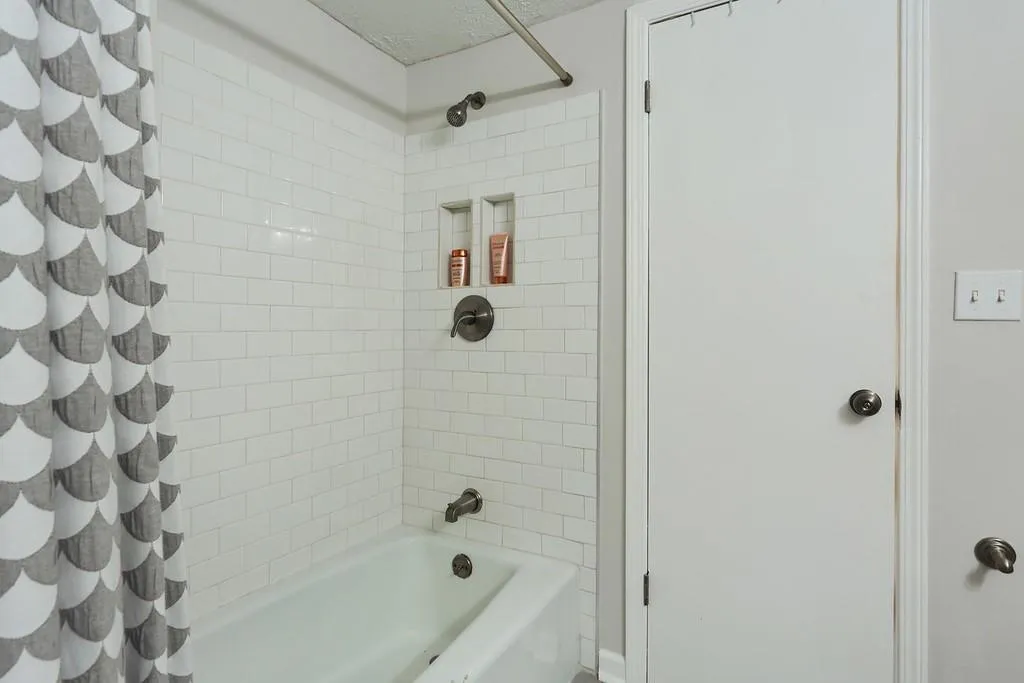 6851 Roswell Road Unit N-3, Sandy Springs, Georgia 30328, 1 Bedroom Bedrooms, ,1 BathroomBathrooms,Residential,Sold,6851 Roswell Road Unit N-3,6579539