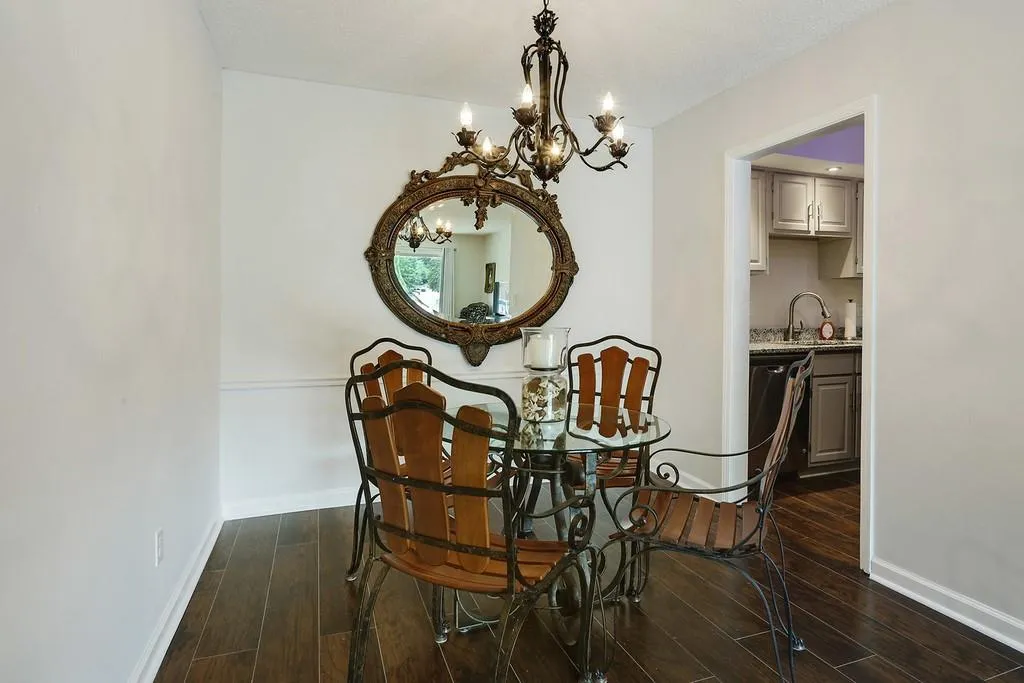 6851 Roswell Road Unit N-3, Sandy Springs, Georgia 30328, 1 Bedroom Bedrooms, ,1 BathroomBathrooms,Residential,Sold,6851 Roswell Road Unit N-3,6579539