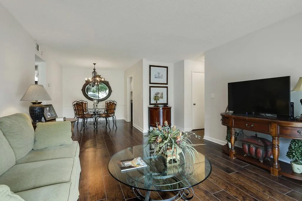 6851 Roswell Road Unit N-3, Sandy Springs, Georgia 30328, 1 Bedroom Bedrooms, ,1 BathroomBathrooms,Residential,Sold,6851 Roswell Road Unit N-3,6579539