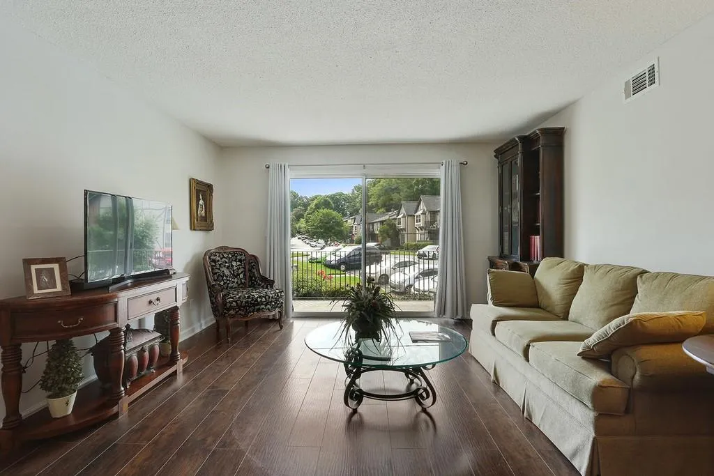 6851 Roswell Road Unit N-3, Sandy Springs, Georgia 30328, 1 Bedroom Bedrooms, ,1 BathroomBathrooms,Residential,Sold,6851 Roswell Road Unit N-3,6579539