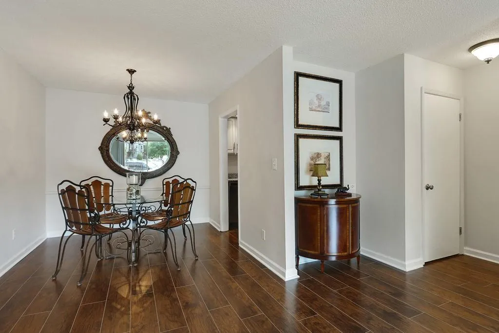 6851 Roswell Road Unit N-3, Sandy Springs, Georgia 30328, 1 Bedroom Bedrooms, ,1 BathroomBathrooms,Residential,Sold,6851 Roswell Road Unit N-3,6579539
