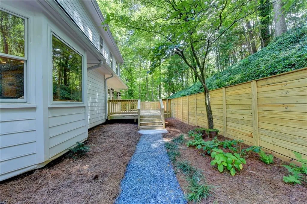 295 Mark Trail, Sandy Springs, Georgia 30328, 4 Bedrooms Bedrooms, ,2 BathroomsBathrooms,Residential,Sold,295 Mark Trail,6606515