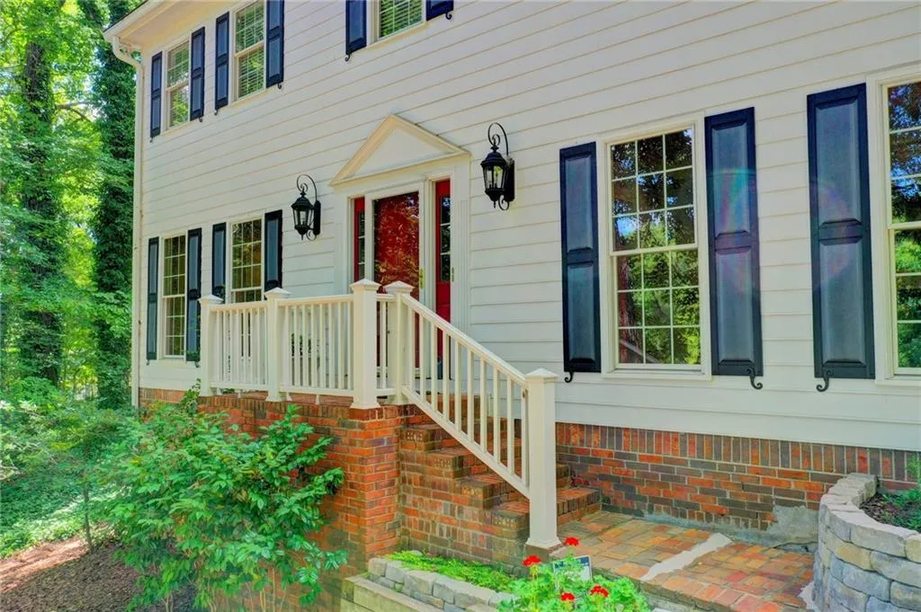 295 Mark Trail, Sandy Springs, Georgia 30328, 4 Bedrooms Bedrooms, ,2 BathroomsBathrooms,Residential,Sold,295 Mark Trail,6606515