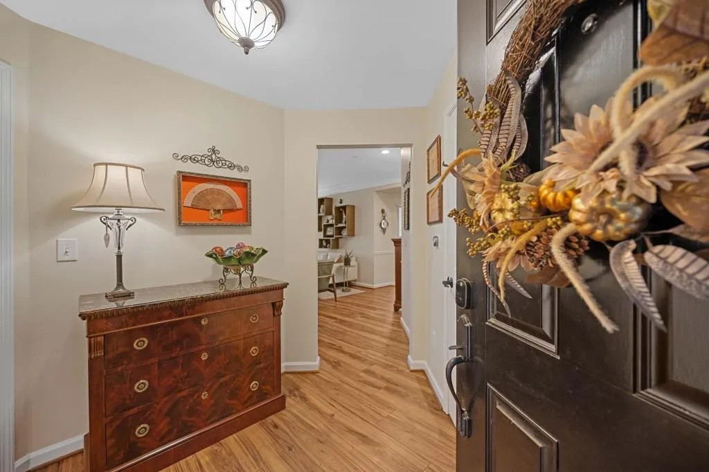 5559 Glenridge Drive Unit 1309, Atlanta, Georgia 30342, 2 Bedrooms Bedrooms, ,2 BathroomsBathrooms,Residential,For Sale,5559 Glenridge Drive Unit 1309,7664057