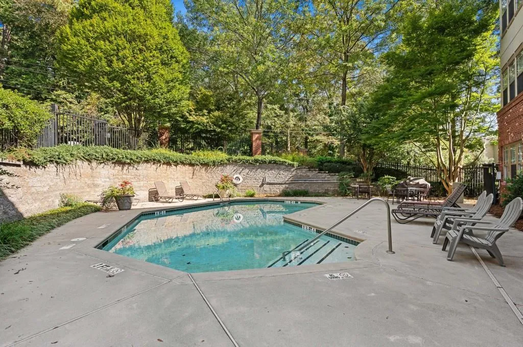 5559 Glenridge Drive Unit 1309, Atlanta, Georgia 30342, 2 Bedrooms Bedrooms, ,2 BathroomsBathrooms,Residential,For Sale,5559 Glenridge Drive Unit 1309,7664057