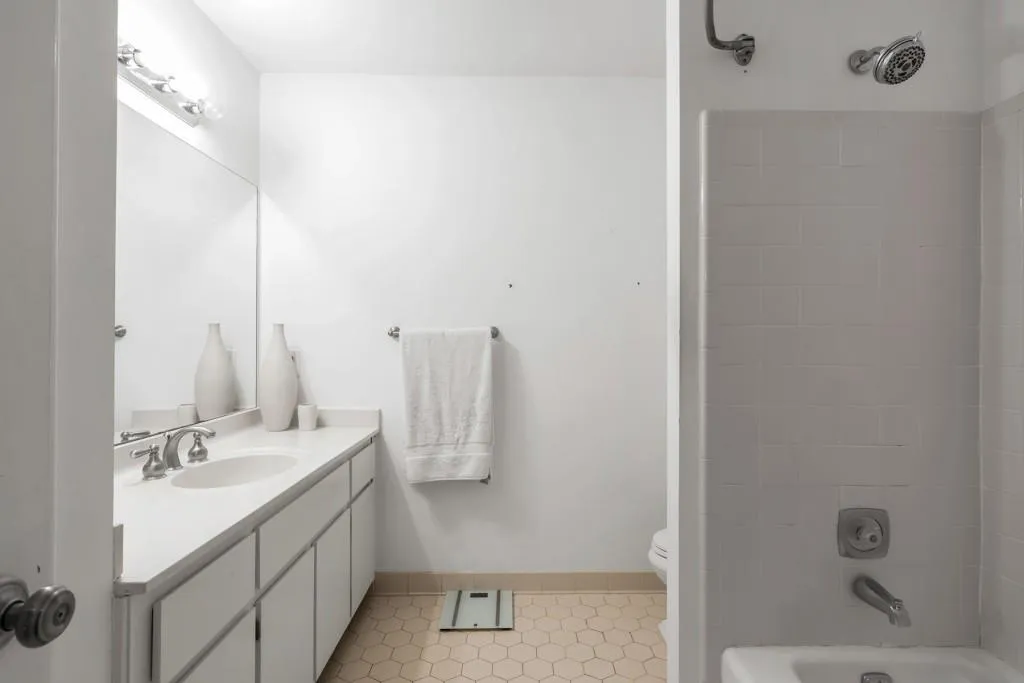 105 Inland Drive, Atlanta, Georgia 30342, 4 Bedrooms Bedrooms, ,4 BathroomsBathrooms,Residential,Sold,105 Inland Drive,6737116