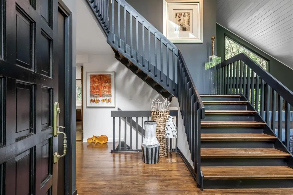 105 Inland Drive, Atlanta, Georgia 30342, 4 Bedrooms Bedrooms, ,4 BathroomsBathrooms,Residential,Sold,105 Inland Drive,6737116