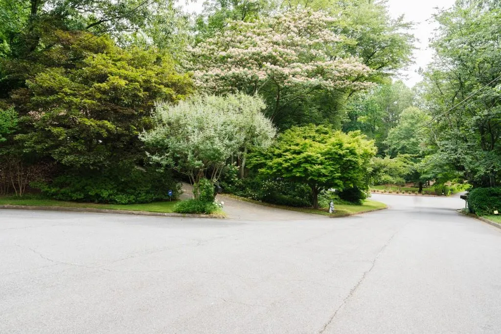 105 Inland Drive, Atlanta, Georgia 30342, 4 Bedrooms Bedrooms, ,4 BathroomsBathrooms,Residential,Sold,105 Inland Drive,6737116