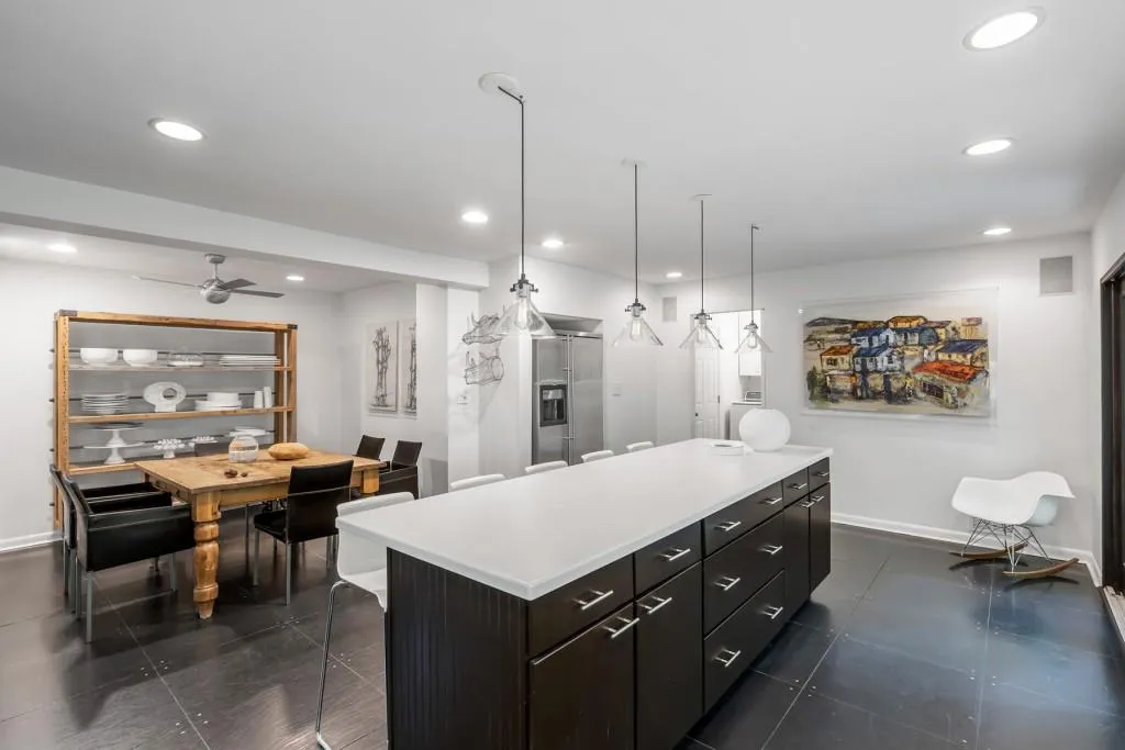 105 Inland Drive, Atlanta, Georgia 30342, 4 Bedrooms Bedrooms, ,4 BathroomsBathrooms,Residential,Sold,105 Inland Drive,6737116