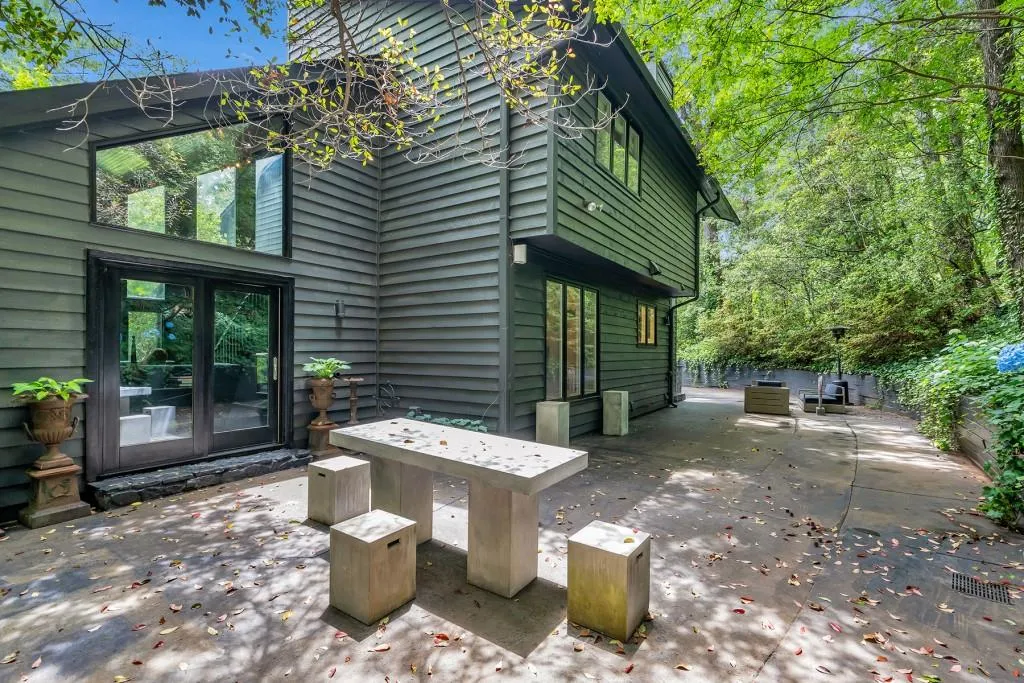 105 Inland Drive, Atlanta, Georgia 30342, 4 Bedrooms Bedrooms, ,4 BathroomsBathrooms,Residential,Sold,105 Inland Drive,6737116