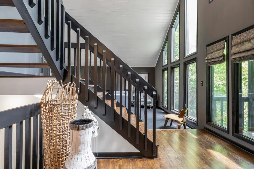 105 Inland Drive, Atlanta, Georgia 30342, 4 Bedrooms Bedrooms, ,4 BathroomsBathrooms,Residential,Sold,105 Inland Drive,6737116