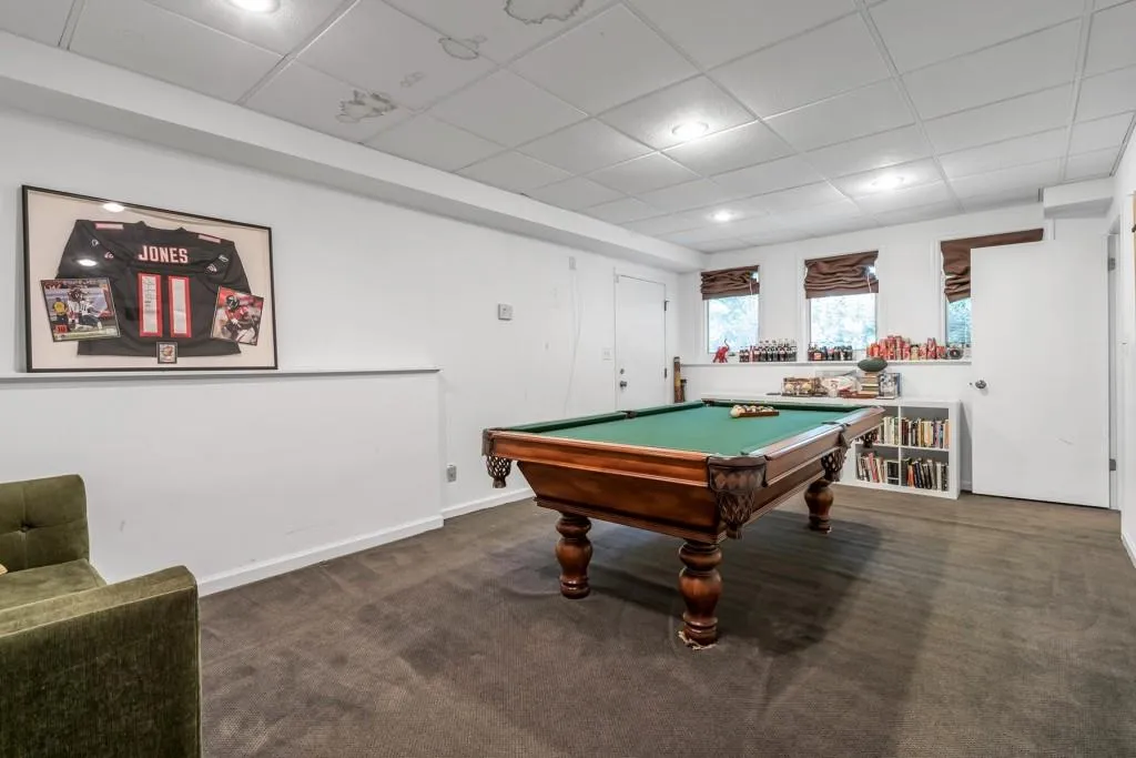 105 Inland Drive, Atlanta, Georgia 30342, 4 Bedrooms Bedrooms, ,4 BathroomsBathrooms,Residential,Sold,105 Inland Drive,6737116