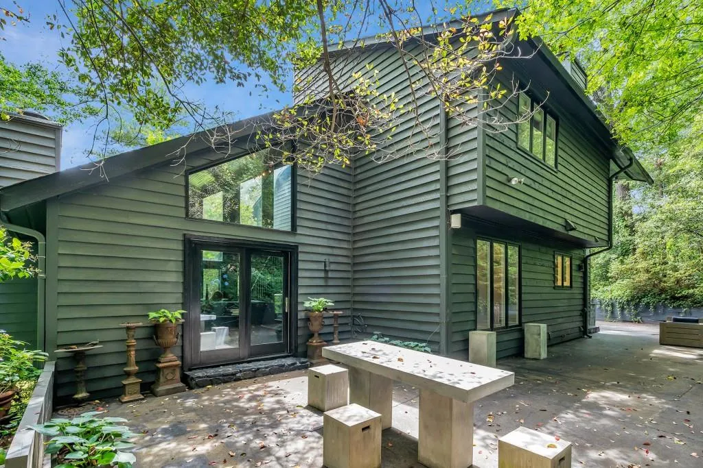 105 Inland Drive, Atlanta, Georgia 30342, 4 Bedrooms Bedrooms, ,4 BathroomsBathrooms,Residential,Sold,105 Inland Drive,6737116